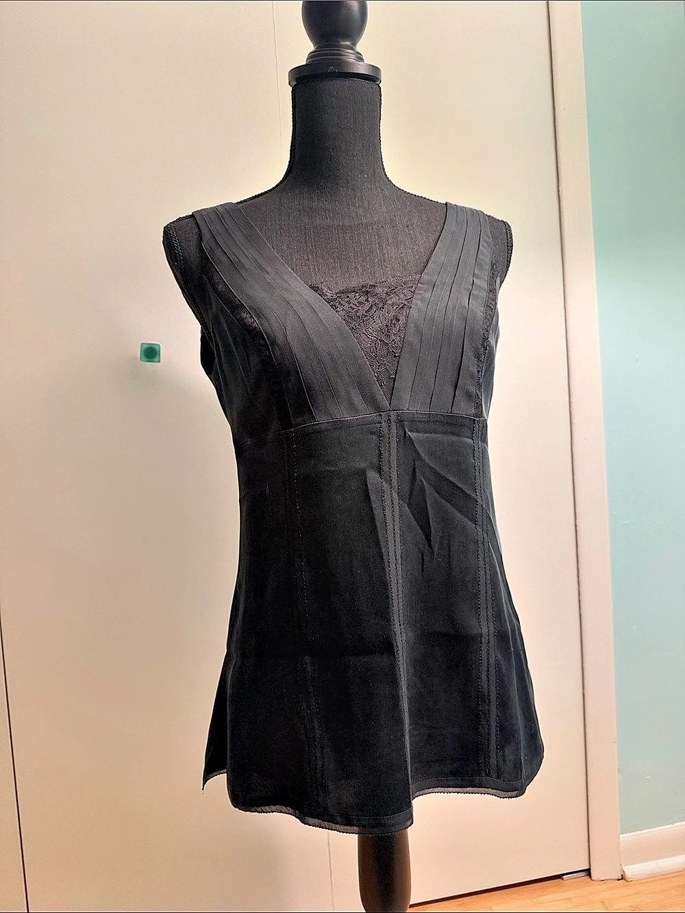 White House Black Market Black Silk Blend Camisole Size 4
